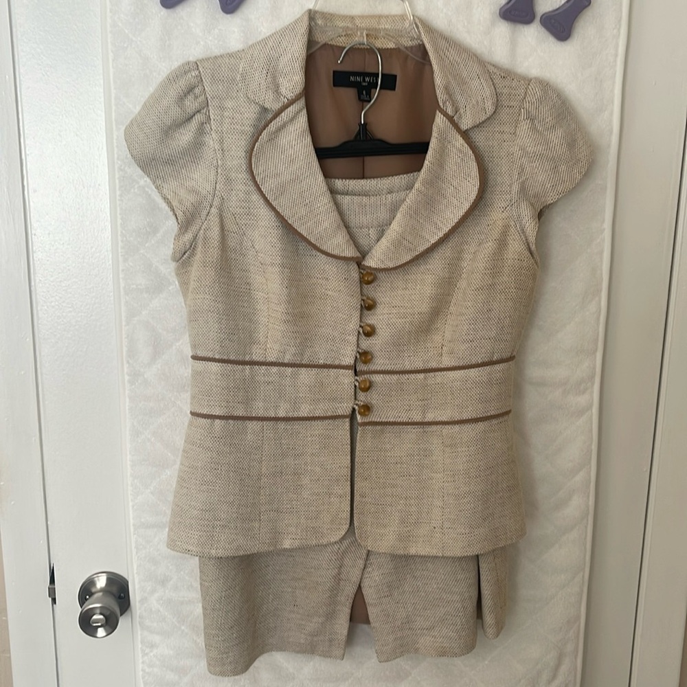 Nine West size 6 business suit